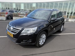 Volkswagen Tiguan - 2.0 TSI Tr.&Fi 4M