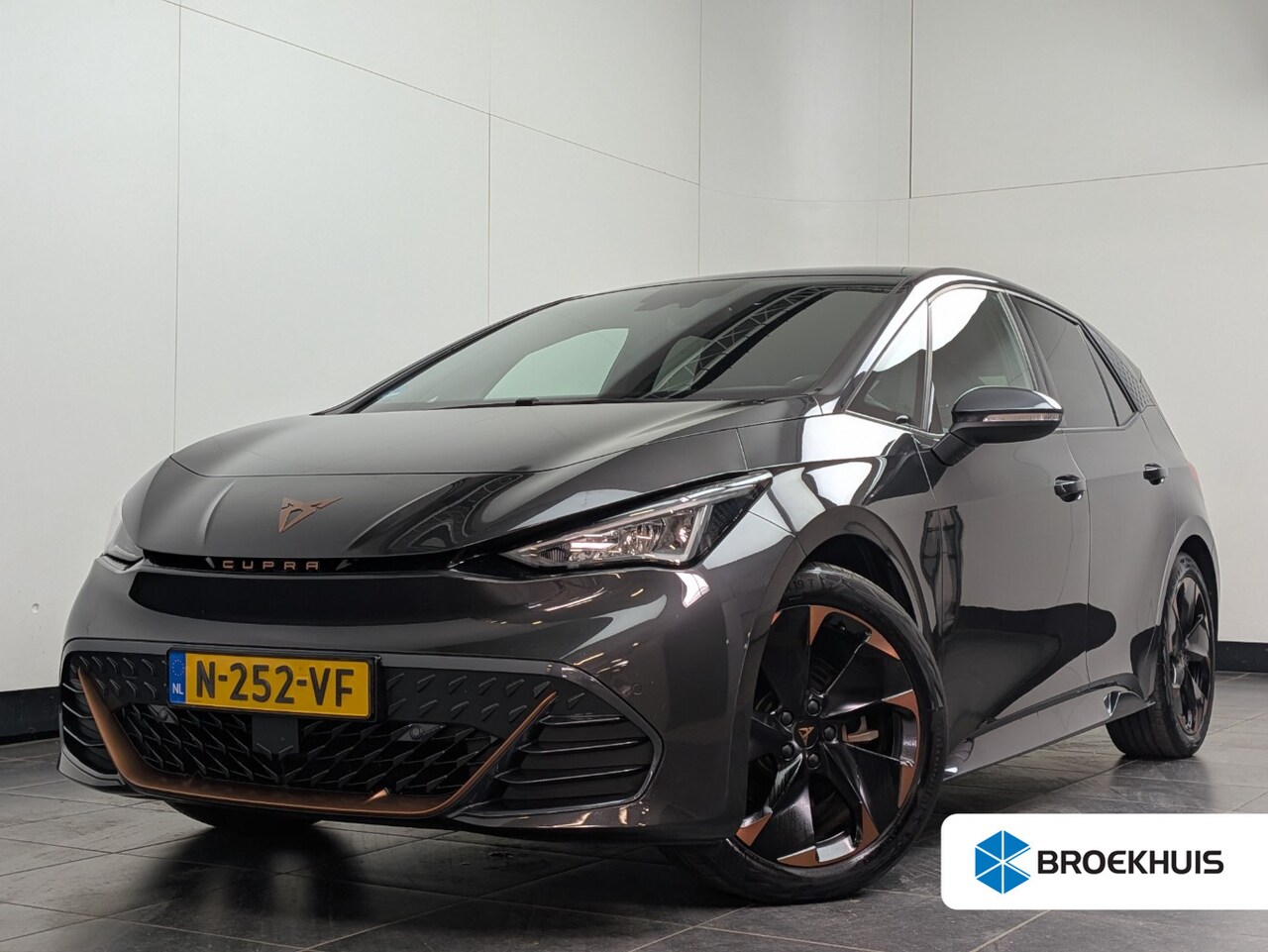 CUPRA Born - Adrenaline One 62 kWh l Stoel en Stuurverwarming l 19" l Navi l PDC l Adaptive Cr Control - AutoWereld.nl