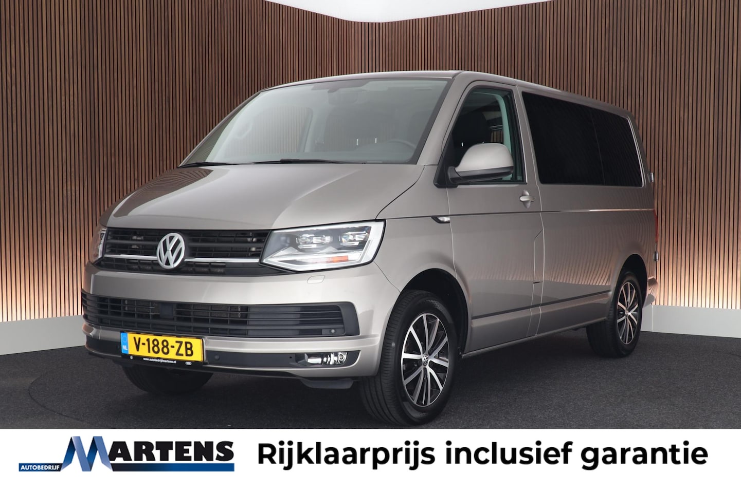 Volkswagen Transporter - 2.0 TDI 150pk H6 DC L1H1 Highline MARGE ! LED Parkeersensoren ACC Navigatie - AutoWereld.nl