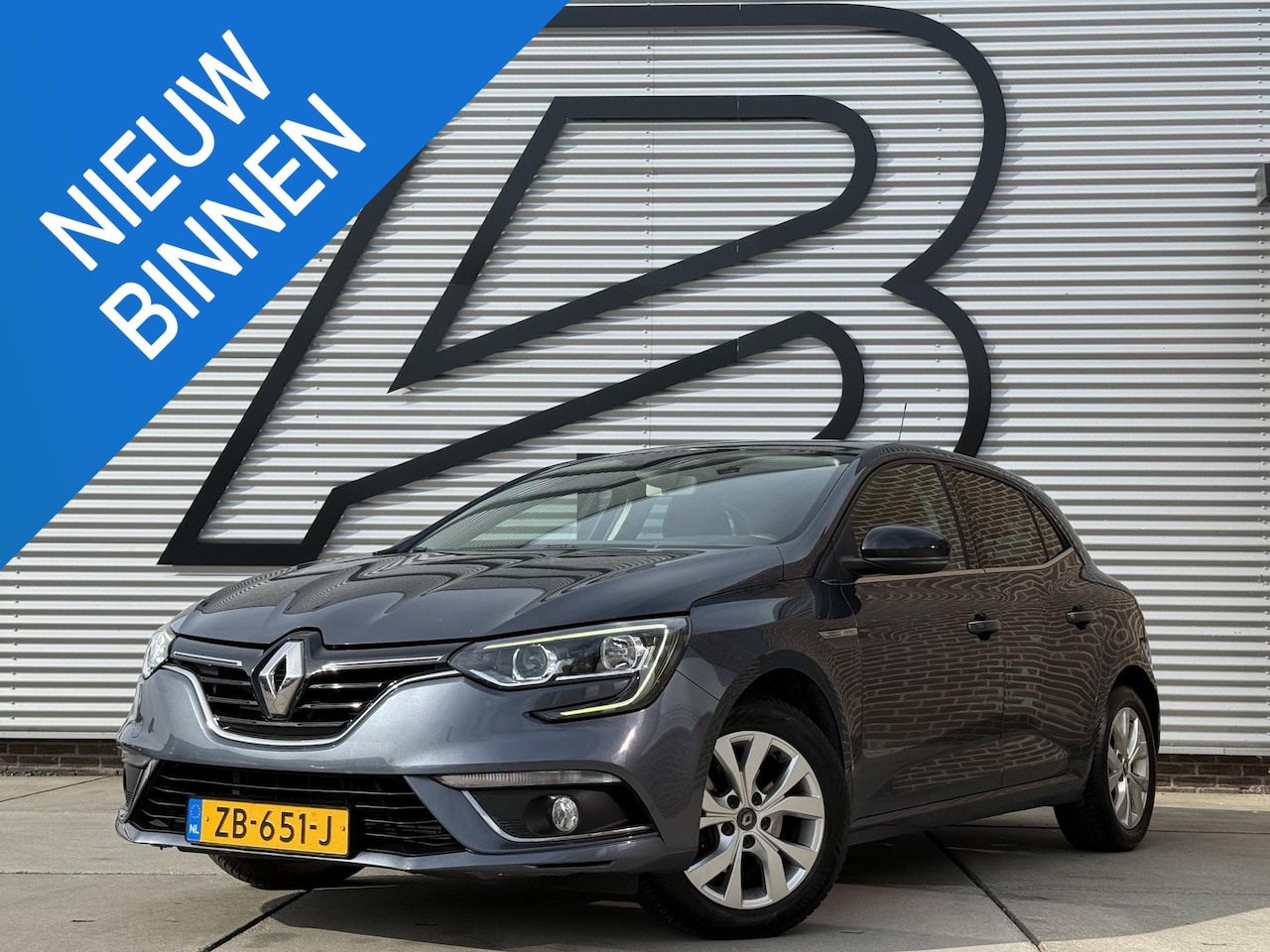 Renault Mégane - 1.3 TCe Limited 2e Eigenaar|Navi|Clima|Cruise|PDC|Trekhaak|N.A.P|APK tot 04-2027 - AutoWereld.nl