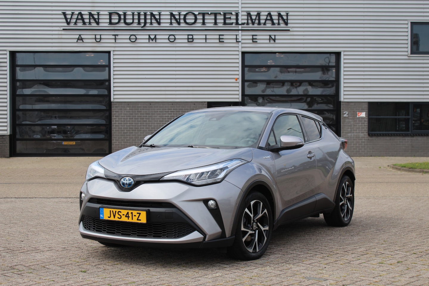 Toyota C-HR - 2.0 Hybrid Style / Carplay / Stoel/stuurverwarming / Keyless - AutoWereld.nl