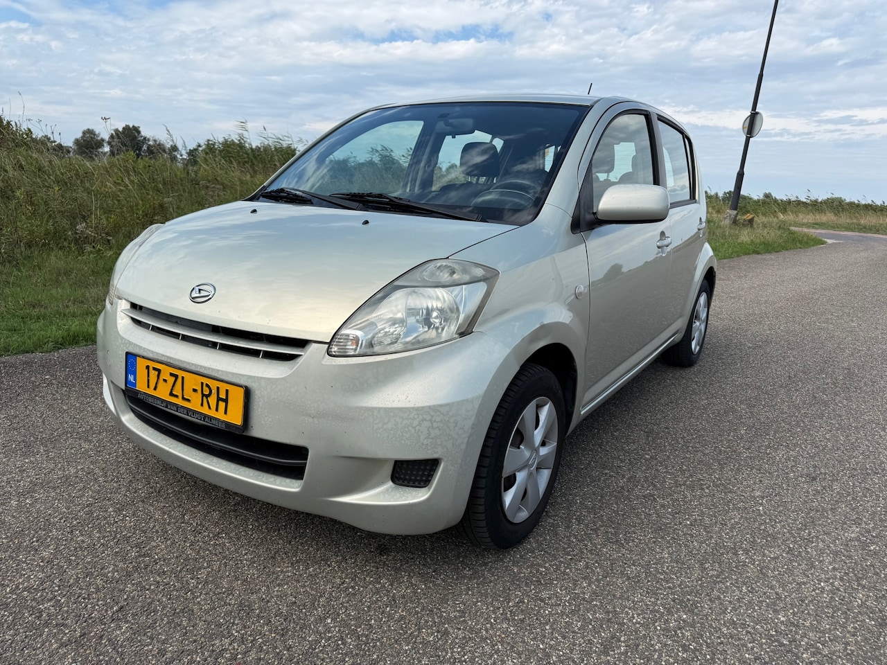 Daihatsu Sirion 2 - 1.0-12V Premium hele leuke auto ! - AutoWereld.nl