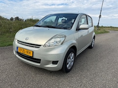 Daihatsu Sirion 2 - 1.0-12V Premium hele leuke auto