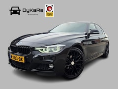 BMW 3-serie - 320i Luxury Edition Connected, LED, Navi, PDC