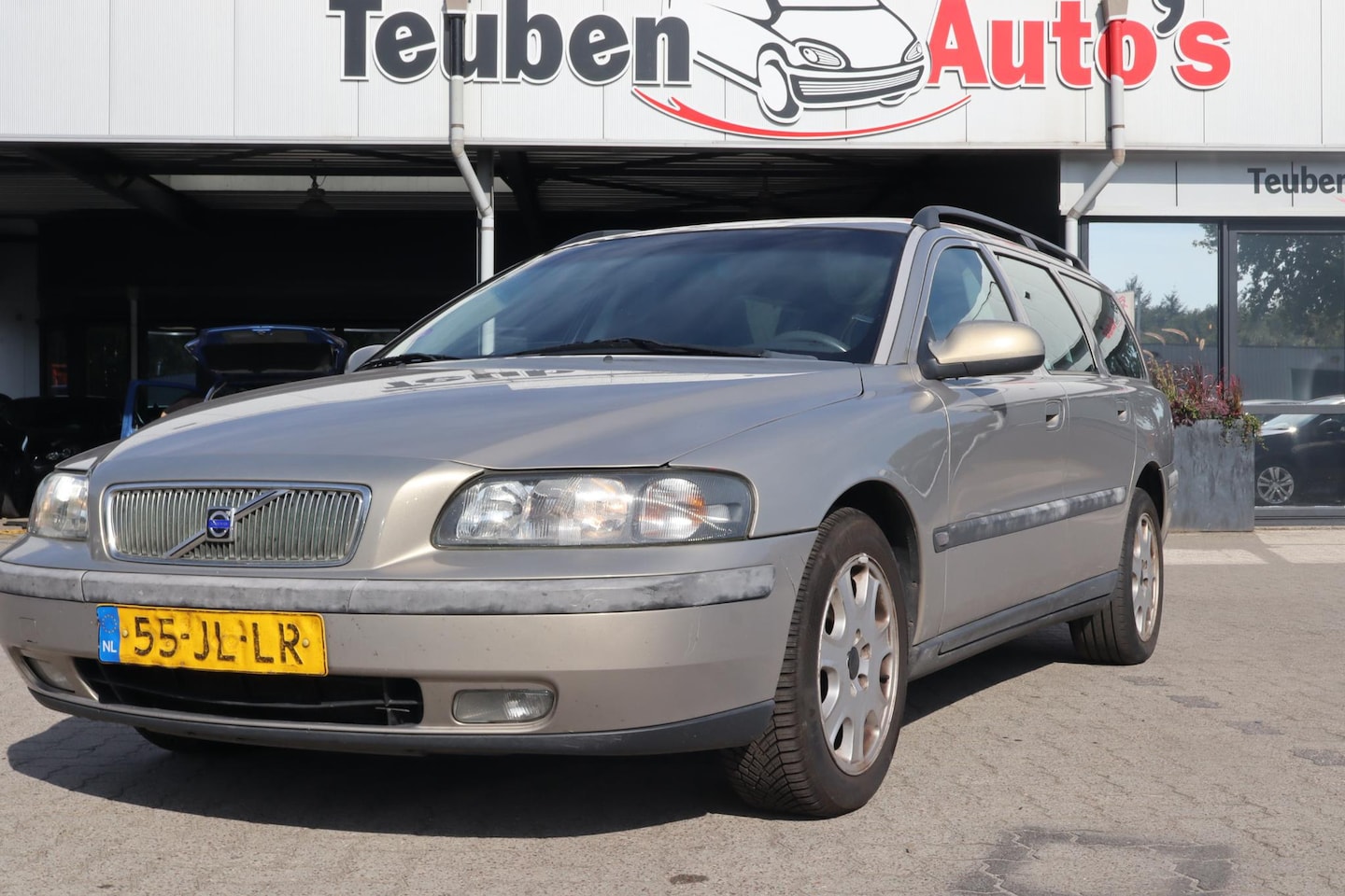 Volvo V70 - 2.4 Comfort Line | Cruise control | Airco | Trekhaak | Zie foto's! - AutoWereld.nl