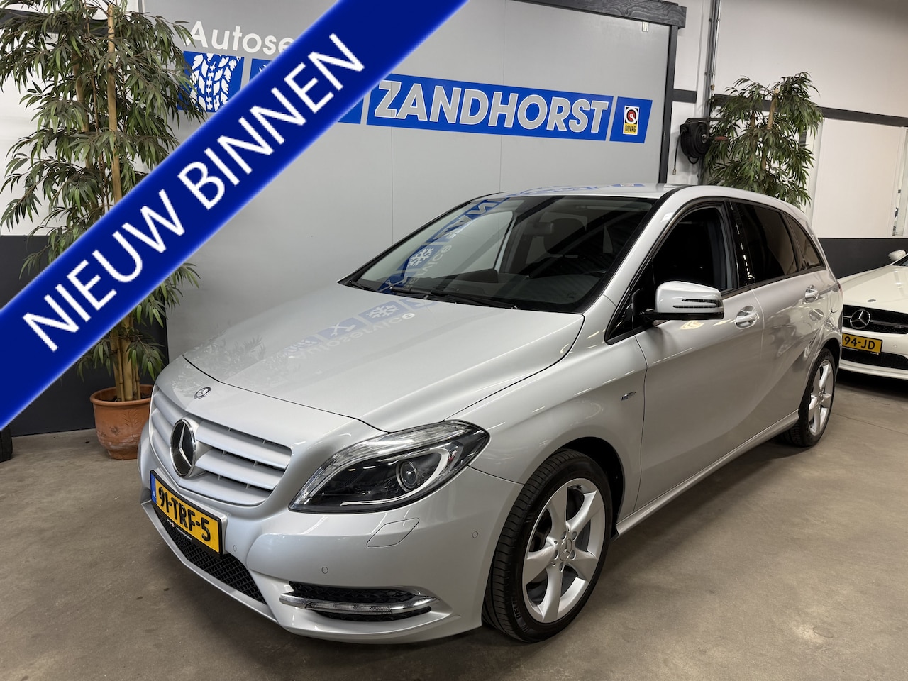 Mercedes-Benz B-klasse - 180 Ambition // 17 Inch // Carplay // Cruise - AutoWereld.nl