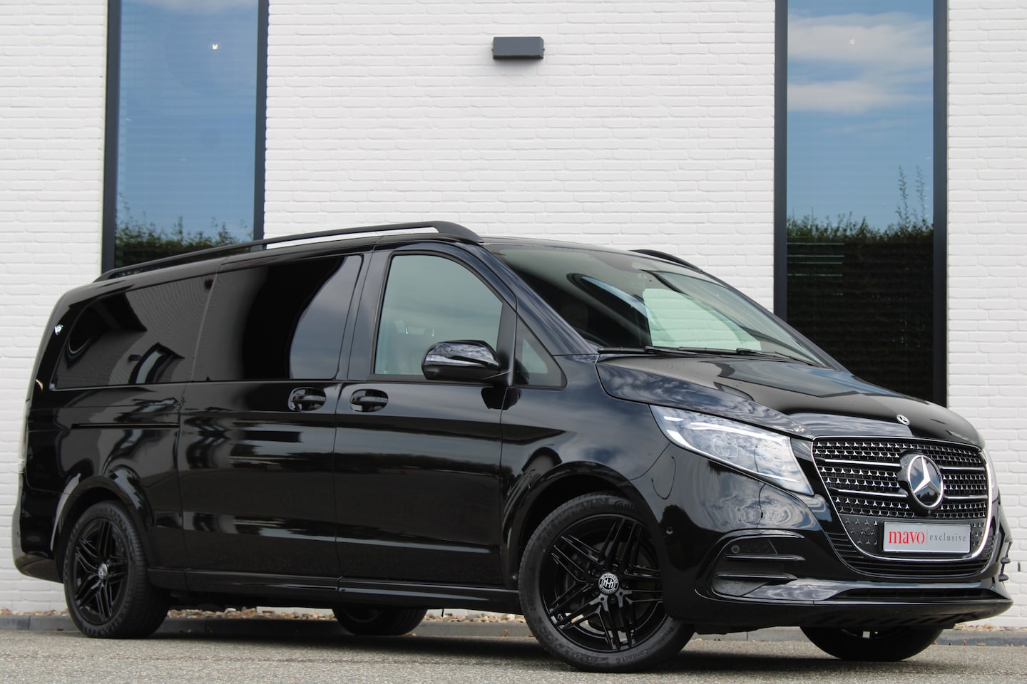 Mercedes-Benz V-klasse - 300d / XXL / AMG / 4-Matic / DC / Luchtvering / TV / Burmester / 360 Camera / Vol Opties / - AutoWereld.nl