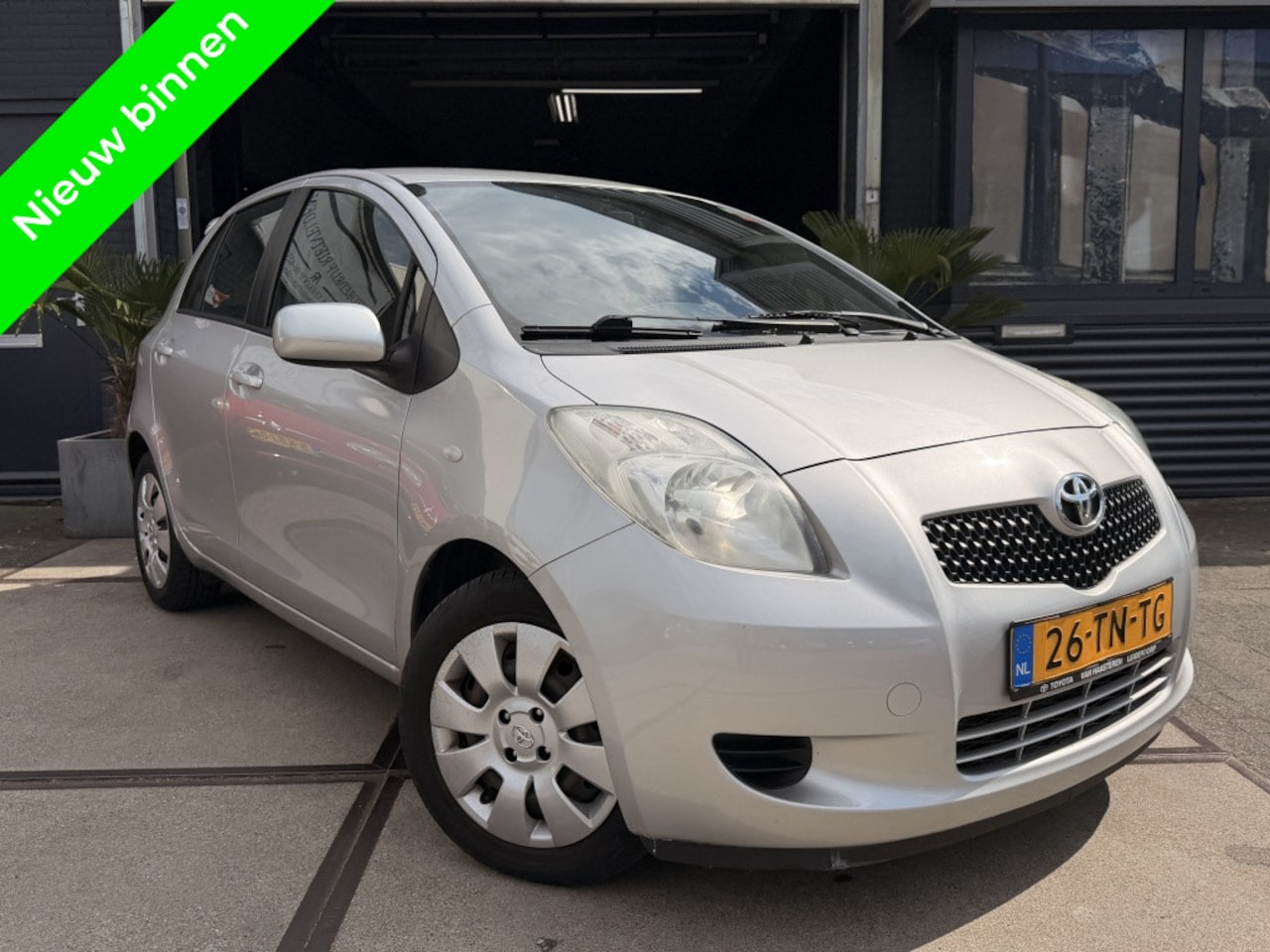 Toyota Yaris - 1.3 VVTi Automaat Airco 5drs! Inruil mogelijk! - AutoWereld.nl