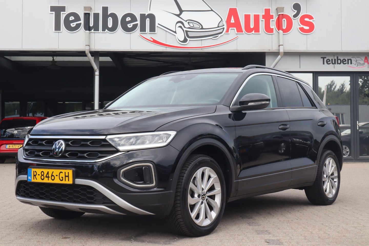 Volkswagen T-Roc - 1.0 TSI Life | NL auto | Cruise control adaptief | Apple Carplay/Android Auto | Parkeer as - AutoWereld.nl