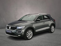 Volkswagen T-Roc - Style 1.5 TSI 150pk DSG Automaat Adaptive cruise control, Navigatie, Achteruitrijcamera, L