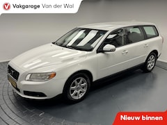 Volvo V70 - 2.0D Kinetic Trekhaak-Navigatie-Cr.contr-Clima-Leder-Parkeersensoren-Lm16''velgen