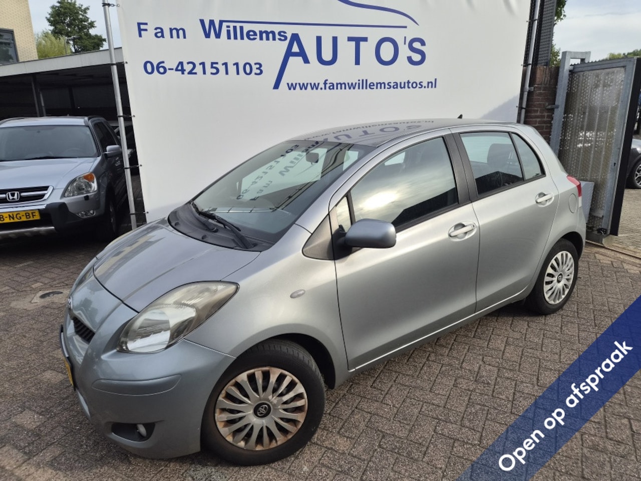 Toyota Yaris - 1.3 VVT-i Aspiration 1.3 VVTi Aspiration - AutoWereld.nl