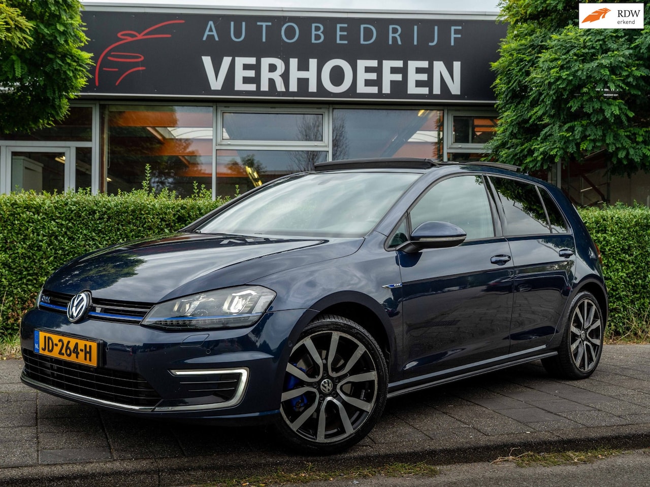 Volkswagen Golf - 1.4 TSI GTE - PANORAMA - PARKEERN CAMERA - LEDER ZWART - APPLE CARPLAY ! - AutoWereld.nl