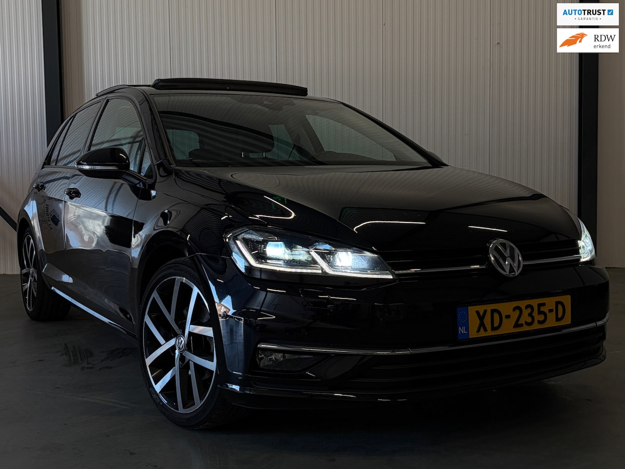 Volkswagen Golf - 1.4 TSI Highline Business R VIRTUAL DASH Pano Carplay Trekhaak - AutoWereld.nl