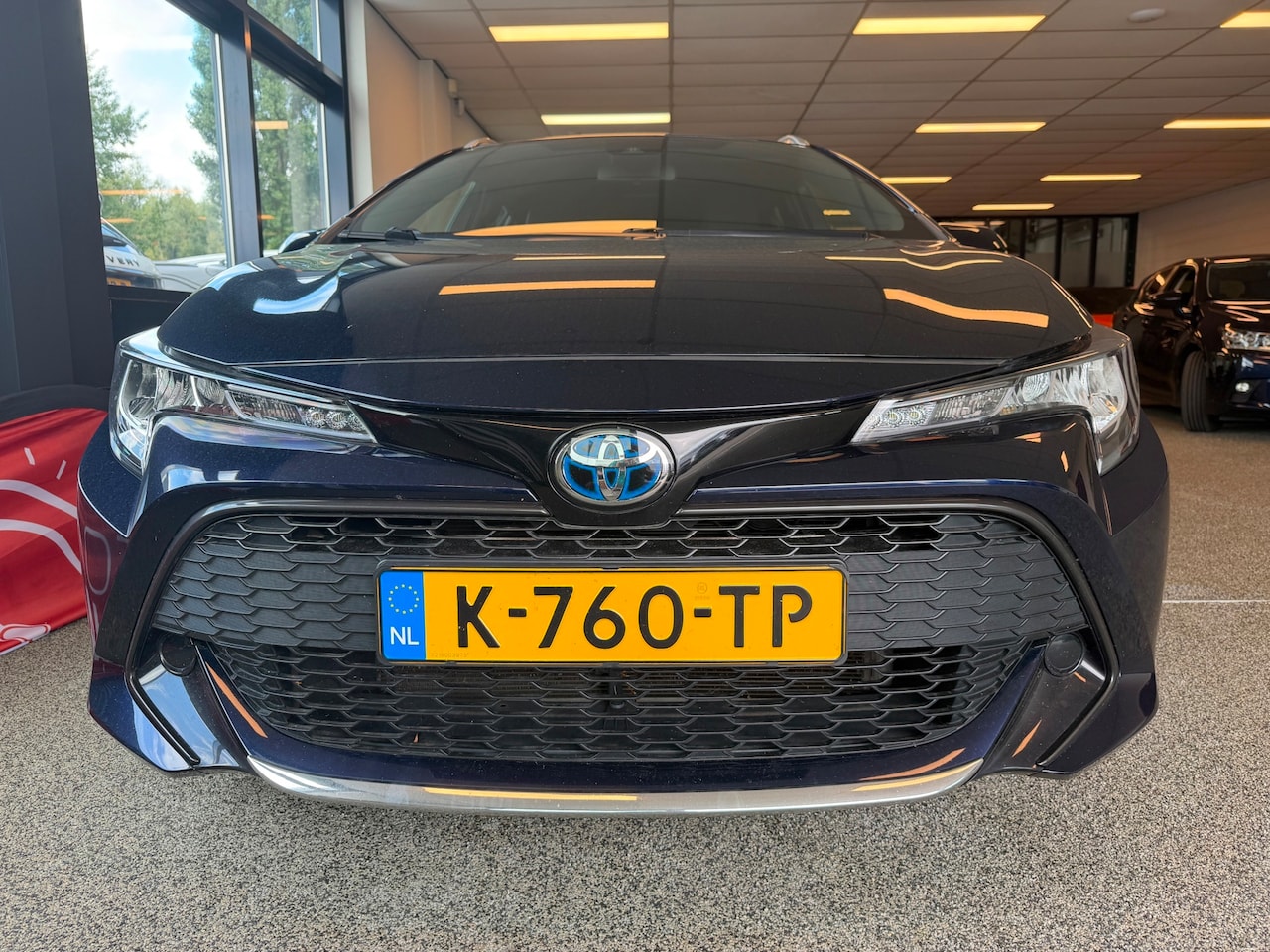 Toyota Corolla Touring Sports - 1.8 Hybrid Active Automaat / Trekhaak max. 750kg / Adaptieve cruise / Android - Apple Car - AutoWereld.nl