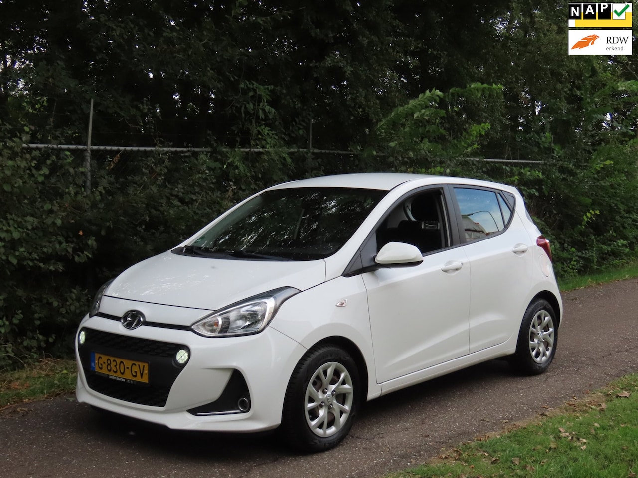 Hyundai i10 - 1.0i Comfort *1e EIG *NAVI *CARPLAY - AutoWereld.nl