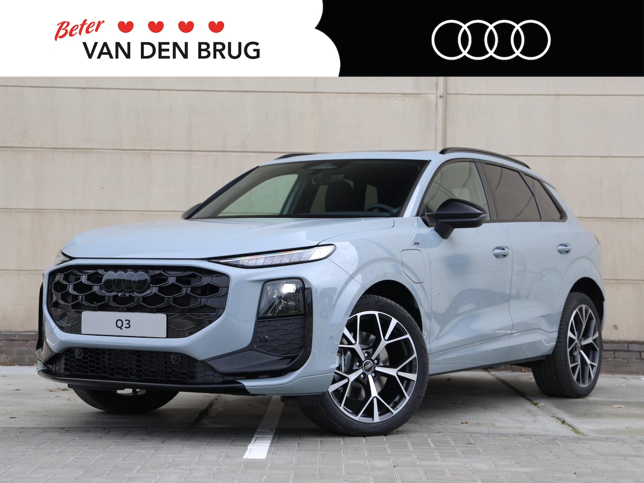 Audi Q3 - S edition e-hybrid 272 PK SUV | Tech plus pakket | Panoramadak | Trekhaak | 20" Lichtmetal - AutoWereld.nl