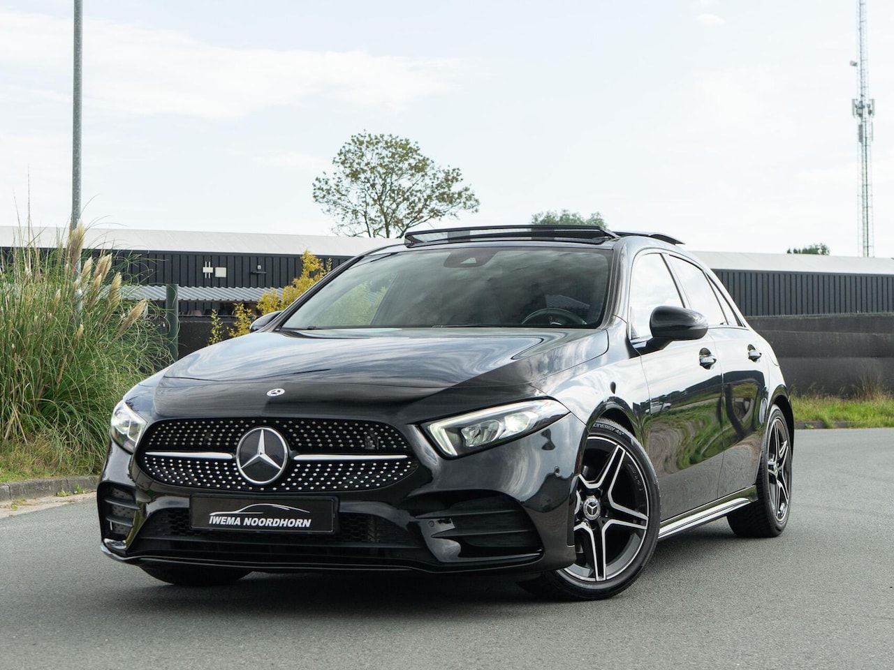 Mercedes-Benz A-klasse - 200 Premium Plus|Panoramadak|AMG Pakket|Night pakket|Stoelverwarming|Sfeerverlichting|Lane - AutoWereld.nl