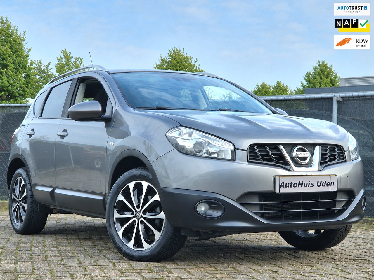 Nissan Qashqai - 1.6 Connect Edition*Pano*Camera*Trekhaak - AutoWereld.nl