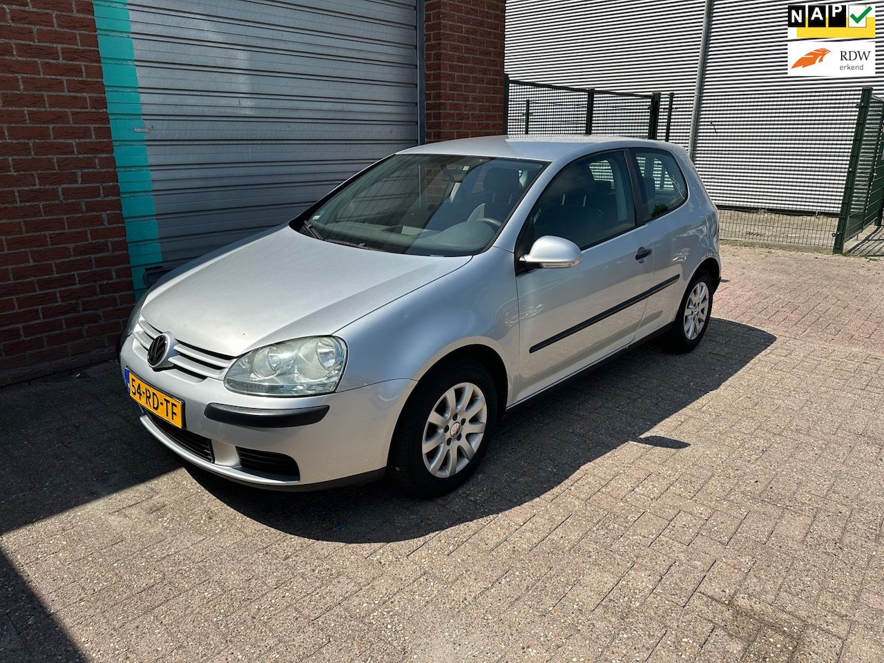 Volkswagen Golf - 1.6 FSI Comfortline 3-Drs Airco! NAP - AutoWereld.nl