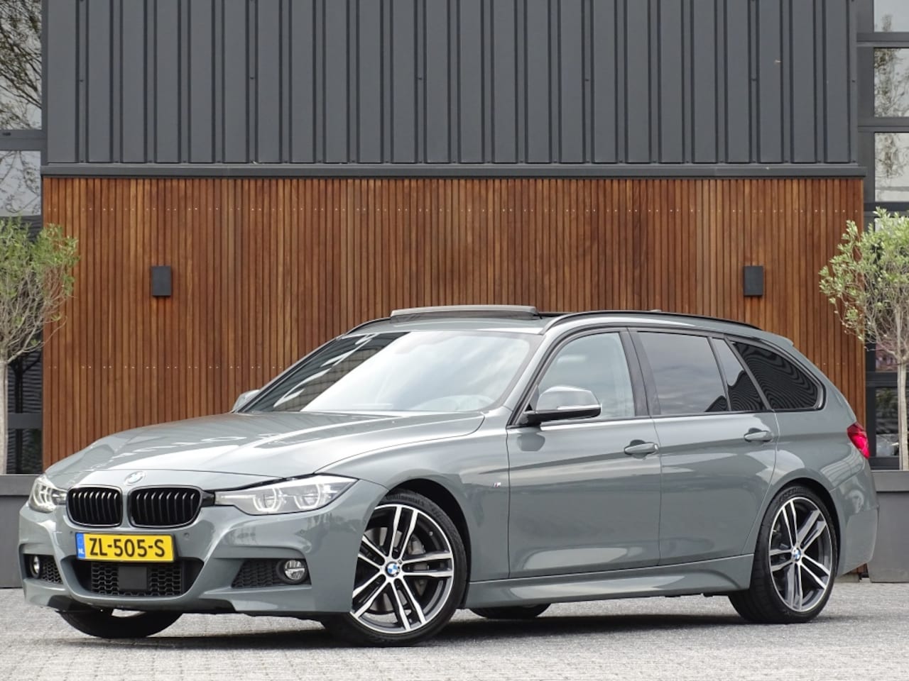 BMW 3-serie Touring - 340i 327PK M-sport / individual / Harman Kardon / ACC / Pano / Head-Up - AutoWereld.nl