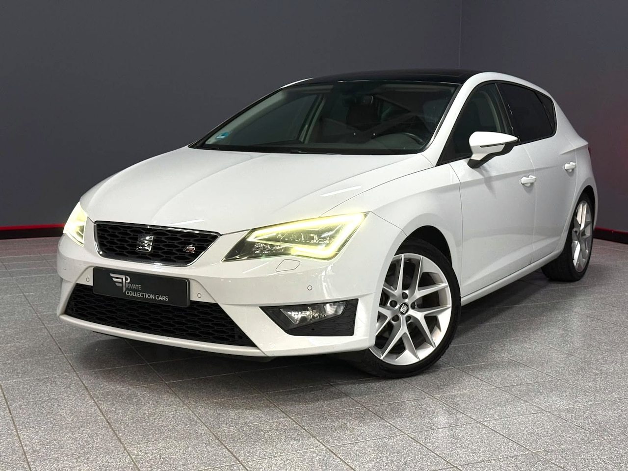 SEAT Leon - 1.4 TSI FR Dynamic Panoramadak Trekhaak 360 camera - AutoWereld.nl