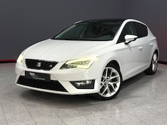SEAT Leon - 1.4 TSI FR Dynamic Panoramadak Trekhaak 360 camera
