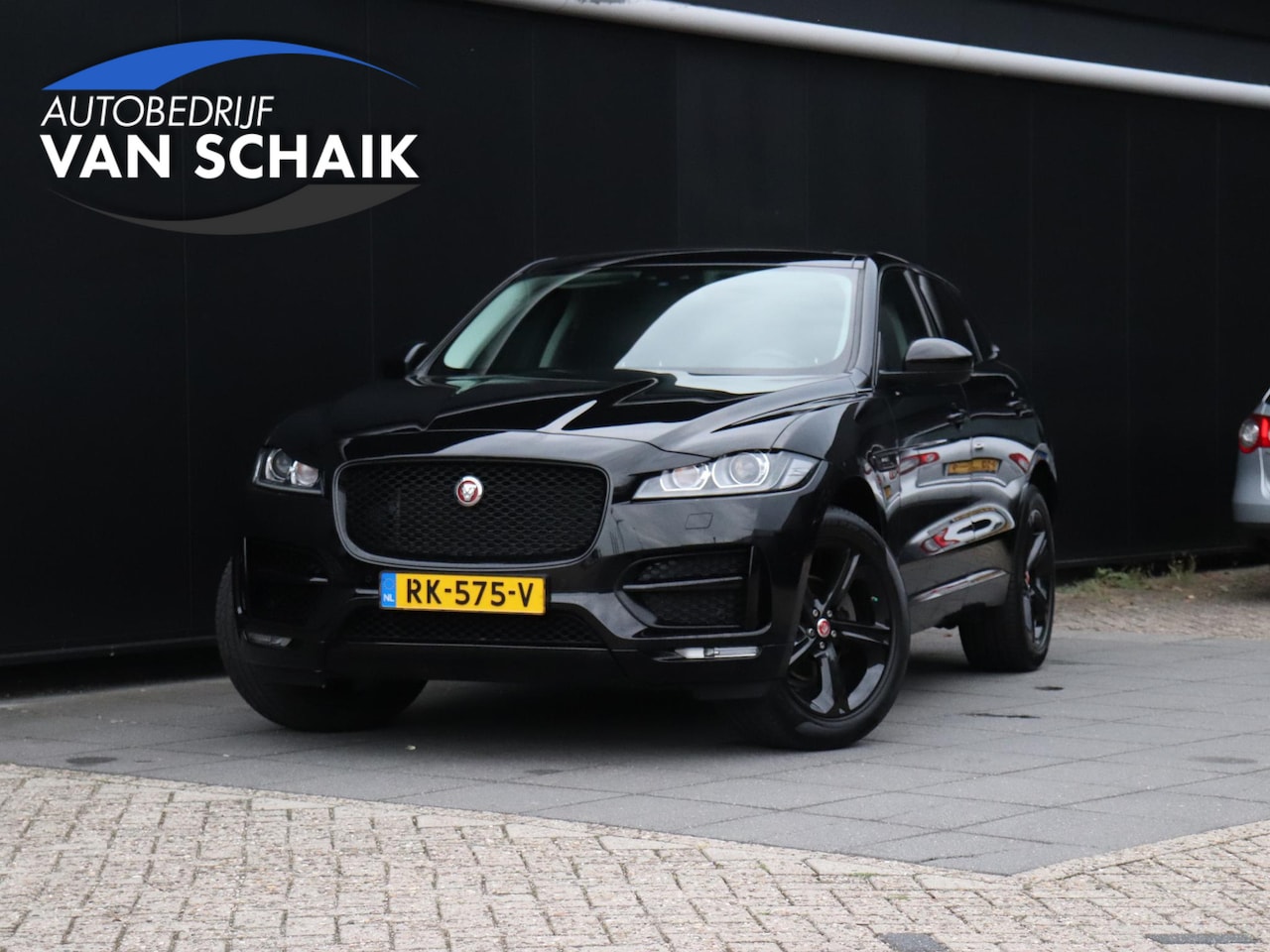 Jaguar F-Pace - 2.0 Portfolio AWD 25t | LEDER | PANO-DAK | TREKHAAK | CAMERA | STOELVERW. | CRUISE | NAVI - AutoWereld.nl