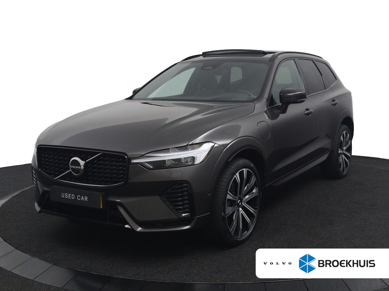 Volvo XC60 - 2.0 T6 Plug-in hybrid AWD Inscription | Audio installatie premium | Elektrisch glazen pano - AutoWereld.nl