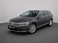 Volkswagen Passat Variant - 1.4 TSI PHEV GTE | Matrix | Leer | Sfeerverlichting | Camera | Mangangrau Metallic