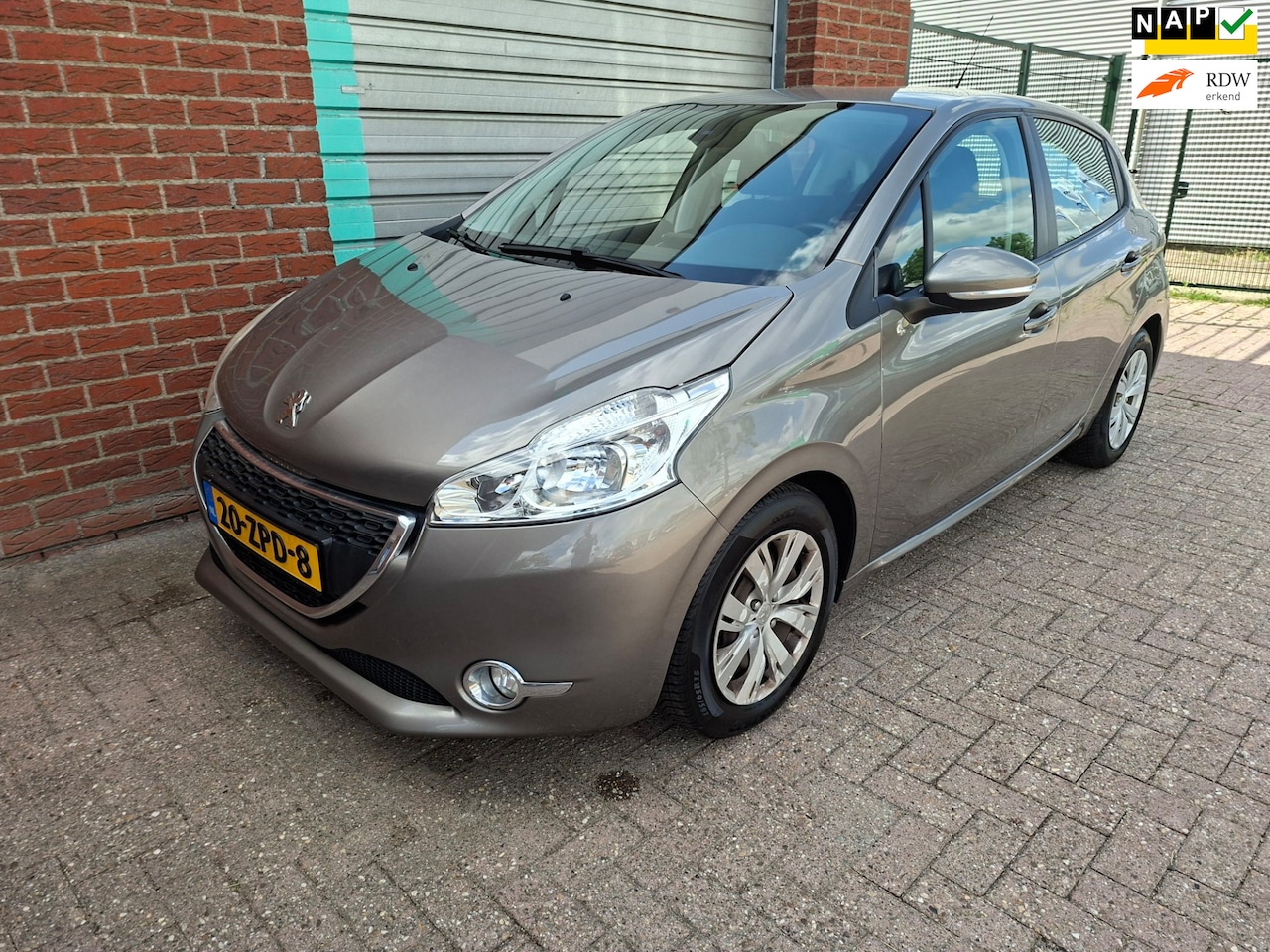Peugeot 208 - 1.2 VTi Access 5-Drs Clima! Navi! Bj:2013 NAP! - AutoWereld.nl
