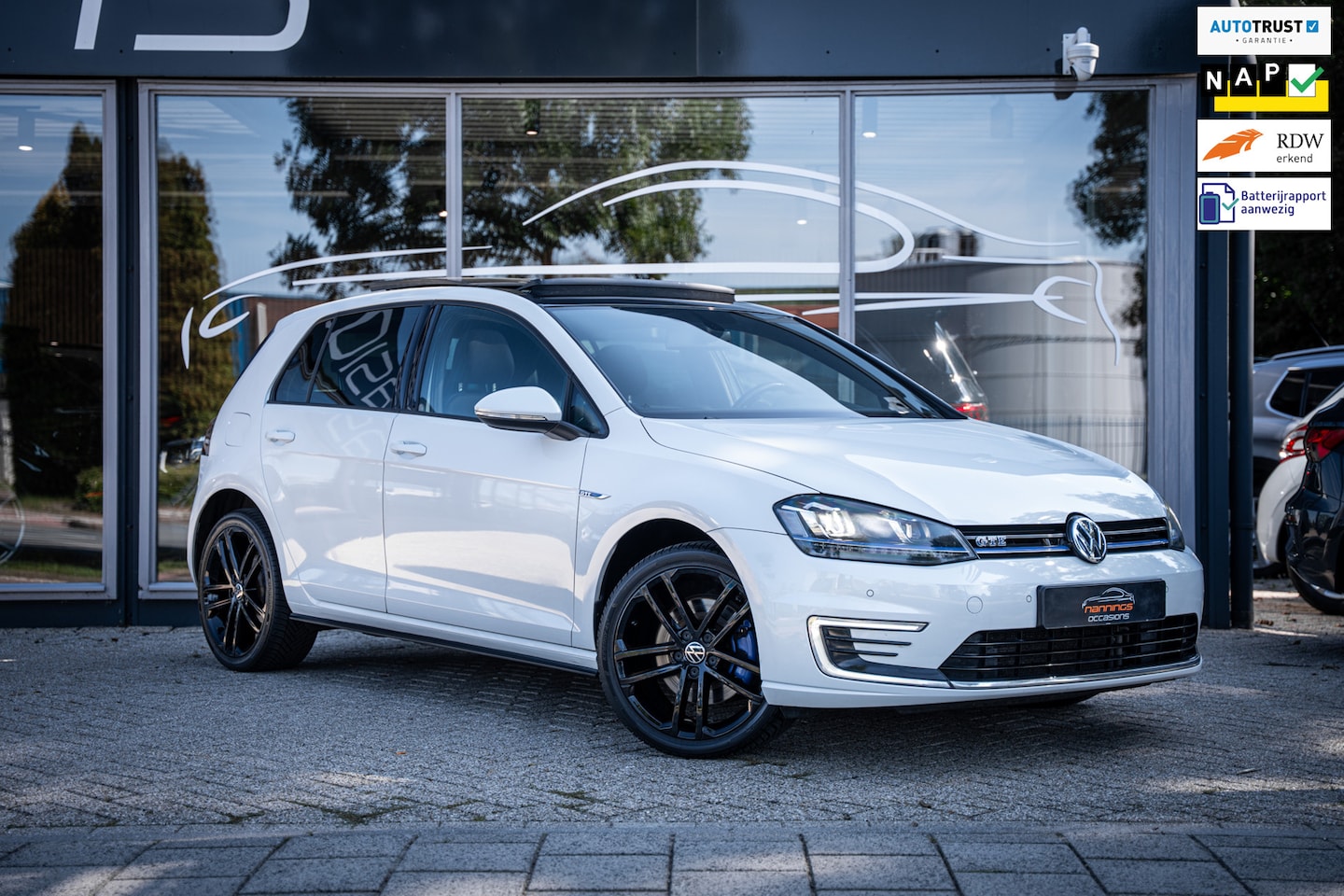 Volkswagen Golf - 1.4 TSI GTE|Schuif/Kantel|Trekhaak|LED verlichting|18'' Lichtmetaal|PDC|Navigatie - AutoWereld.nl