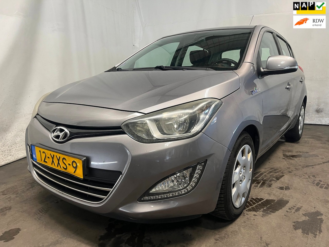 Hyundai i20 - 1.2i i-Motion SCHADEAUTO!! - AutoWereld.nl