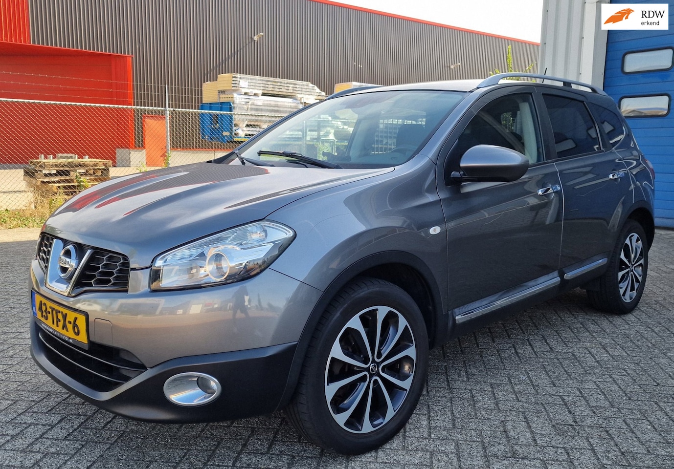 Nissan Qashqai - 1.6 Connect Edition 7p. PANO NAVI CRUISE X SLEUTELS - AutoWereld.nl