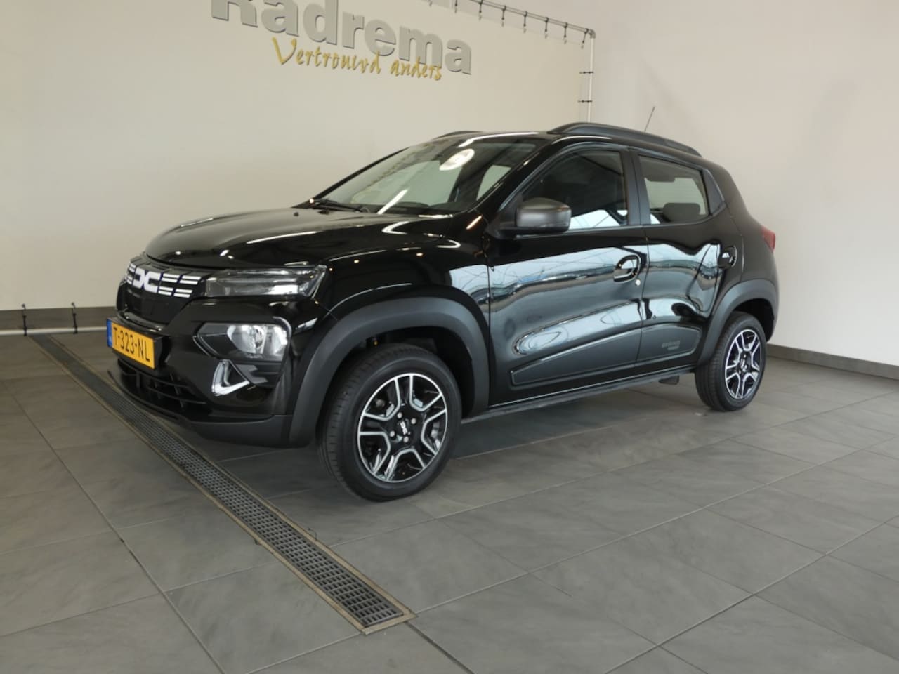 Dacia Spring - Expression Navi en Camera - AutoWereld.nl