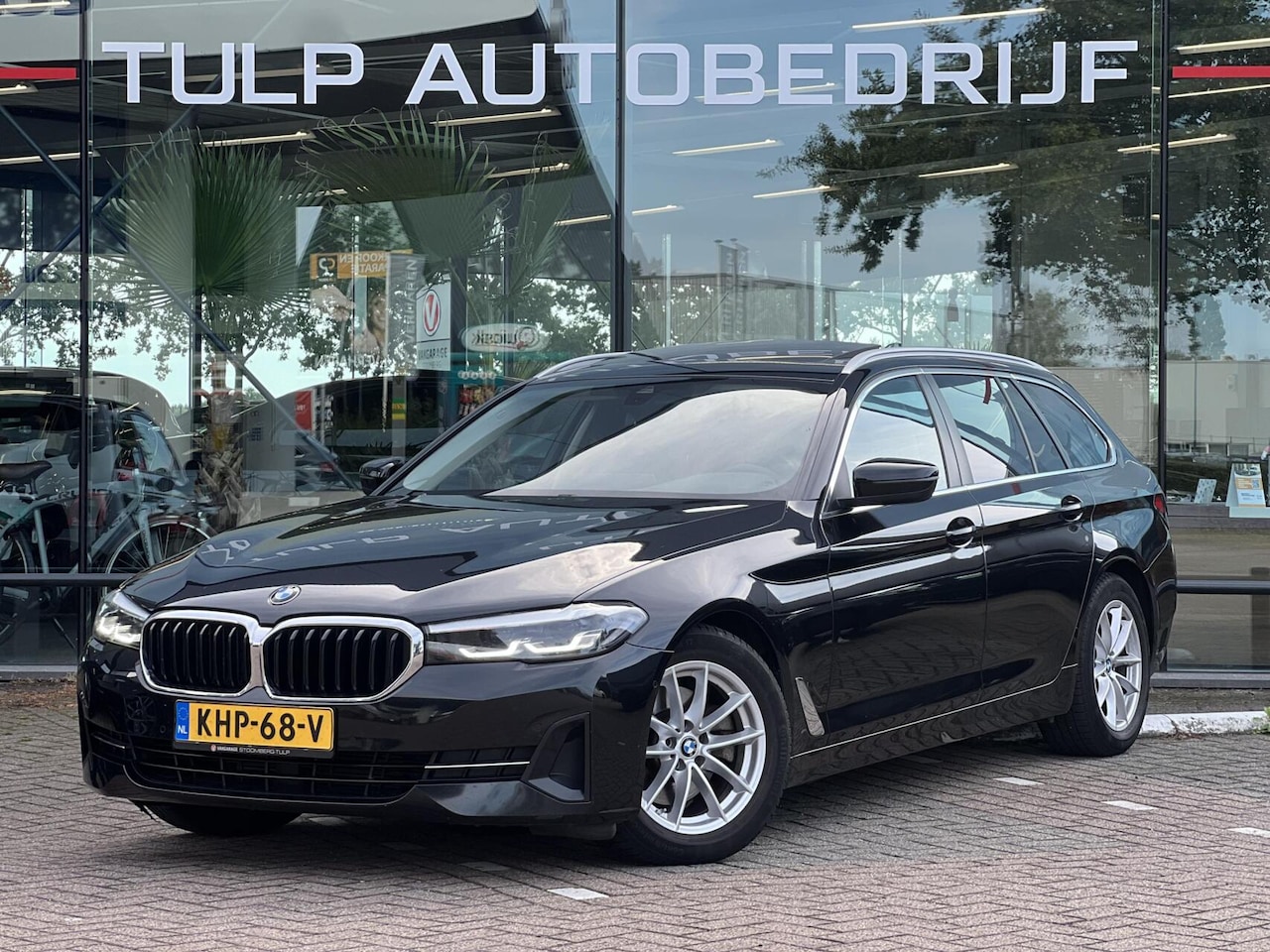 BMW 5-serie Touring - 518d Business Edition Plus Automaat Pano - AutoWereld.nl
