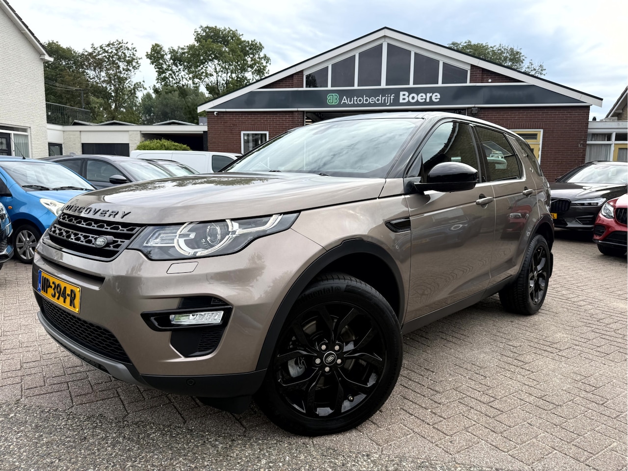 Land Rover Discovery Sport - 2.0 TD4 180PK HSE Panoramadak, Leer, Trekhaak, Camera - AutoWereld.nl
