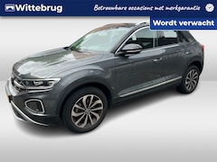 Volkswagen T-Roc - 1.5 TSI 150PK Style / Afneembare Trekhaak / Achteruitrijcamera / Elektrische Achterklep /