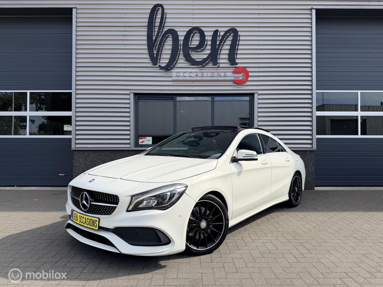 Mercedes-Benz CLA-Klasse - 180 AMG CARPLAY PANO MEMORY BOMVOLL!!! - AutoWereld.nl