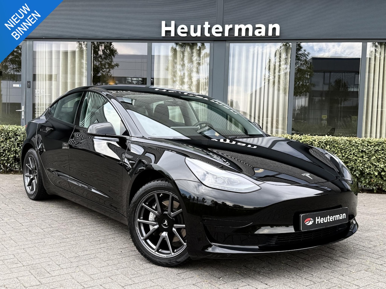 Tesla Model 3 - Standard RWD Plus LFP/ Pano/ Leder - AutoWereld.nl