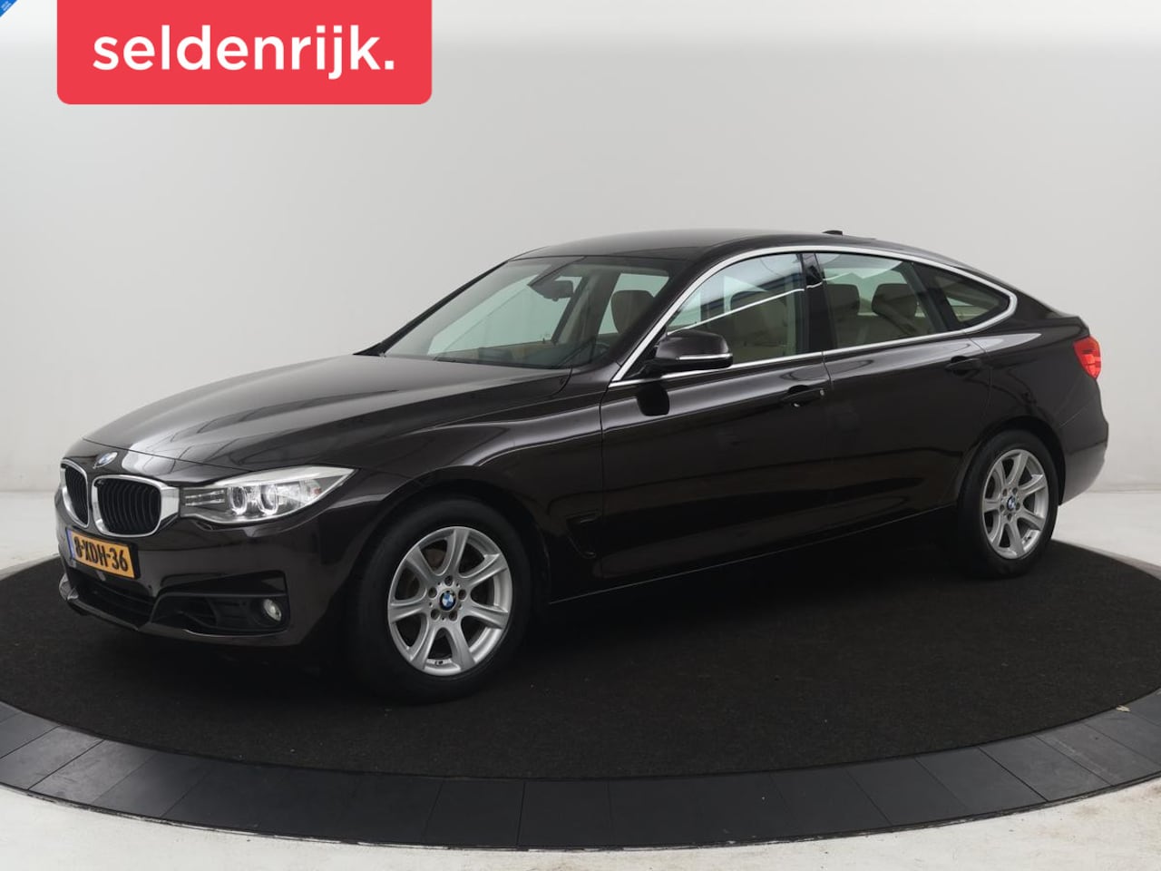 BMW 3-serie Gran Turismo - 320i High Executive | Leder | Cruise control | Stoelverwarming | Climate control | Camera - AutoWereld.nl