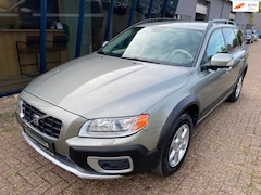 Volvo XC70 - 3.2 Momentum AWD Automaat LEER / TREKHAAK / YOUNGTIMER