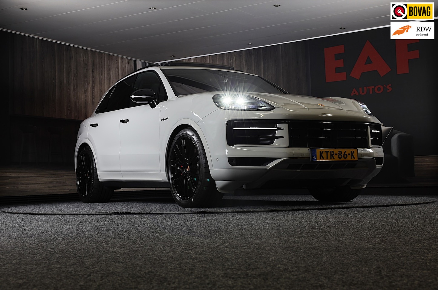 Porsche Cayenne - 3.0 S E-Hybrid / 520 Pk / Head Up / 360 Camera / Acc / Sport Design / Luchtvering / Sport - AutoWereld.nl