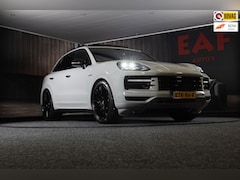 Porsche Cayenne - 3.0 S E-Hybrid / 520 Pk / Head Up / 4W Sturing / Acc / Sport Design / Luchtvering / Sport