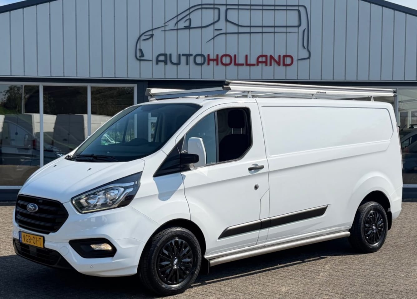 Ford Transit Custom - 2.0 TDCI 77KW 105PK L2H1 EURO 6 RVS IMPERIAAL/ TREKHAAK 2800KG/ AIRCO/ CRUISE CONTROL/ 100 - AutoWereld.nl