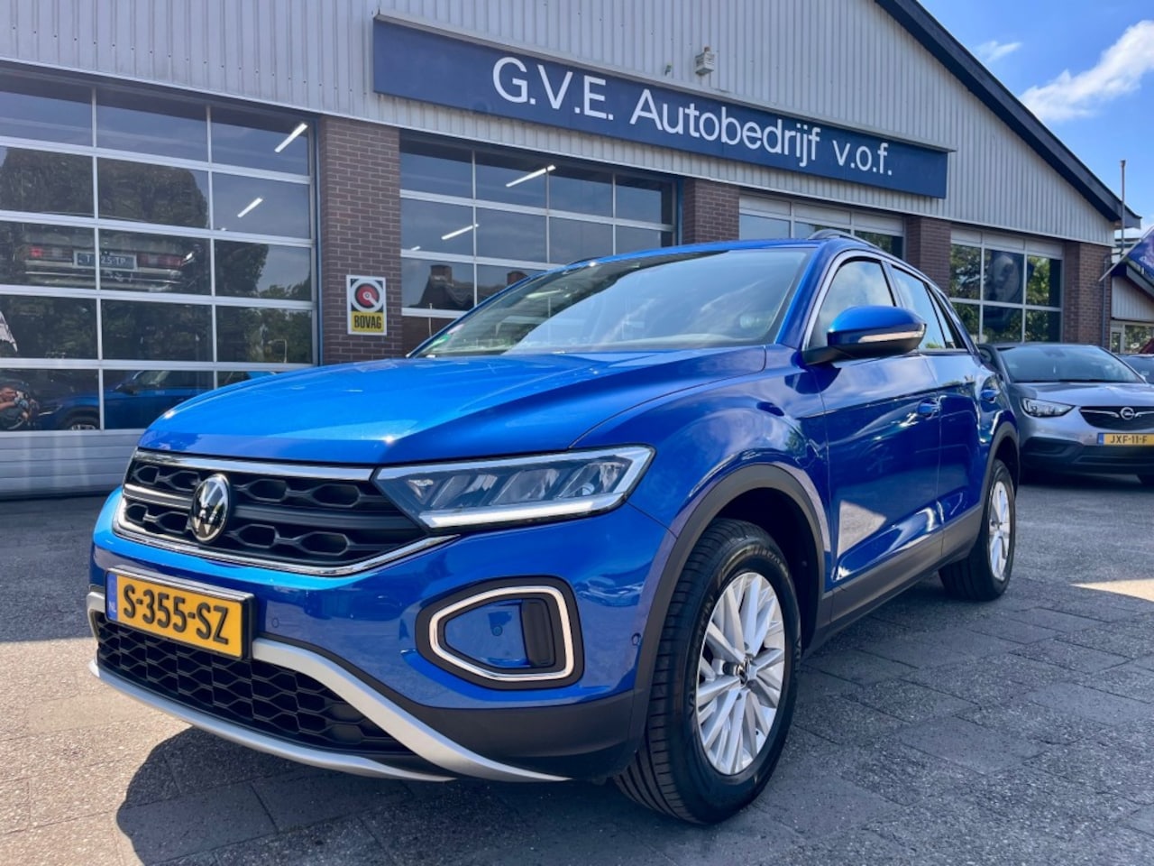 Volkswagen T-Roc - 1.0 TSI LIFE BNS TREKHAAK DIGITALE COCKPIT - AutoWereld.nl