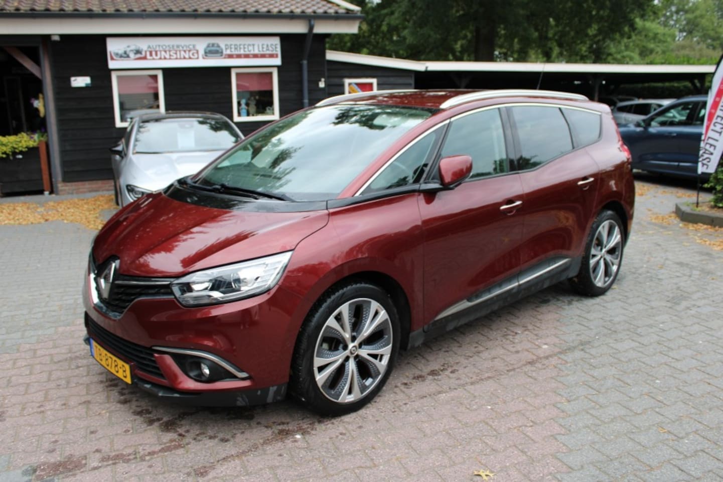 Renault Scénic - Grand 1.3 TCE 140PK Intens Automaat - Navi Camera Clima trekhaak - AutoWereld.nl