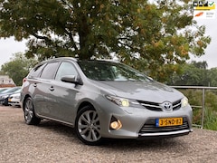 Toyota Auris Touring Sports - 1.8 Hybrid Lease Pro | Panodak + Navi + Clima nu €6.975,