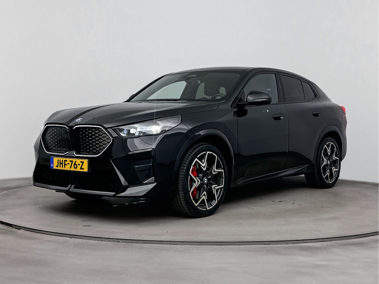 BMW iX2 - eDrive20 M Sport / Panoramadak / Sportstoelen / Adaptieve LED / M Adaptief onderstel / Hea - AutoWereld.nl
