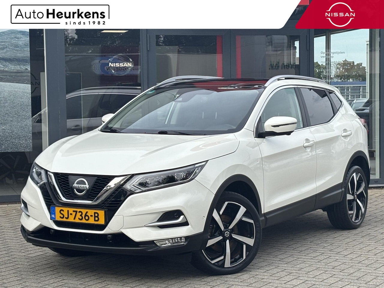 Nissan Qashqai - DIG-T 163 MT Tekna | Panoramadak | Stoelverwarming | Verwarmbare voorruit | Trekhaak | - AutoWereld.nl